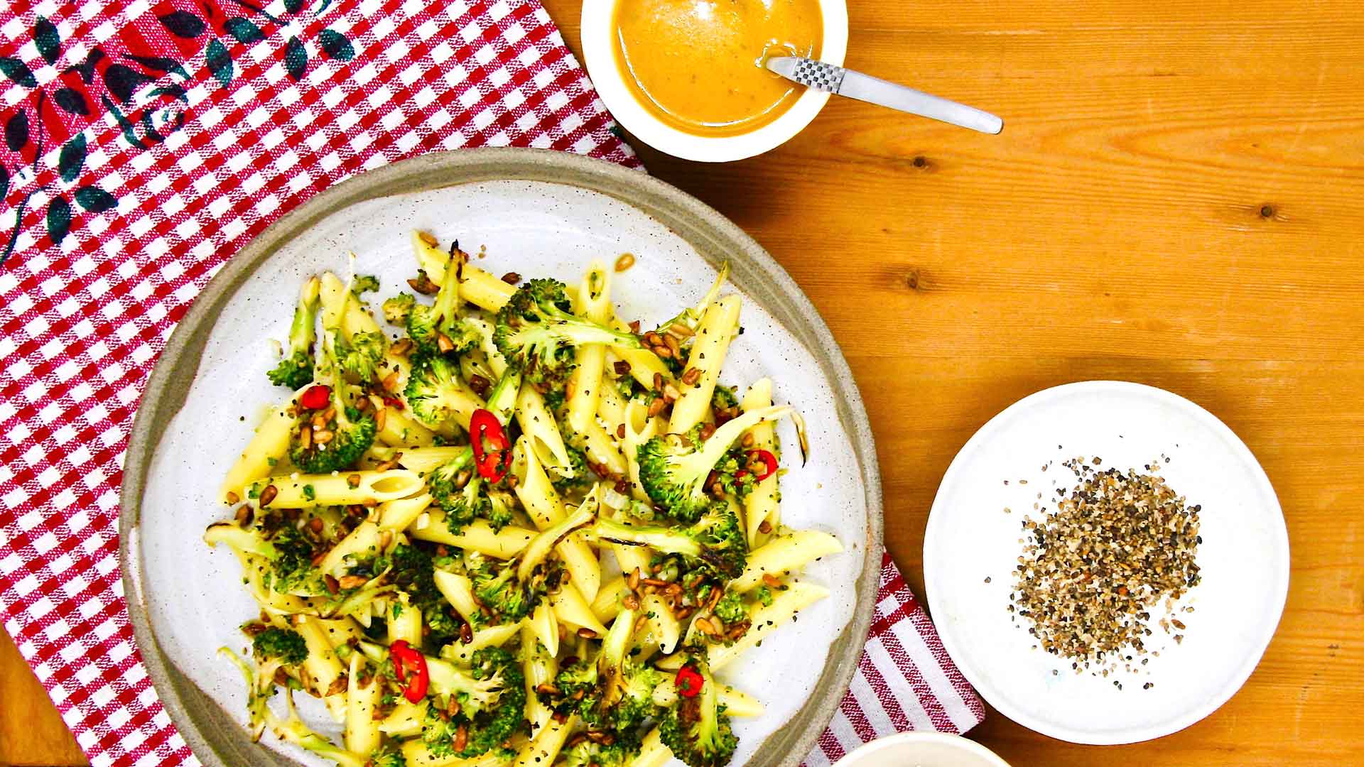 Einfach schnell vegan Rezept Penne Topping Yellow-Mellow Einfach schnell vegan Rezept Penne Topping Yellow-Mellow