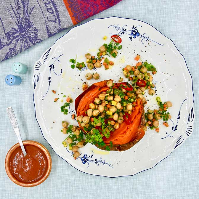 Einfache Rezepte schnell vegan Ofen-Suessartoffel Topping Dips Radical-Radish