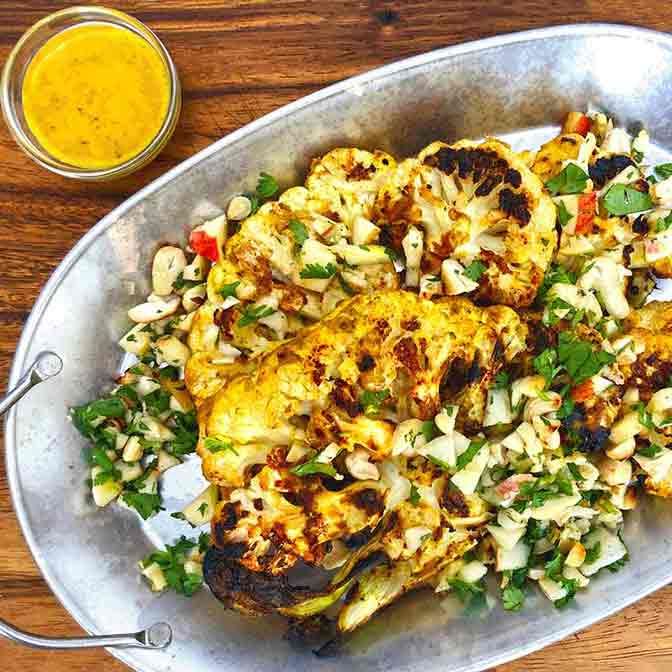 Grillrezepte vegetarisch schnell zubereitet Blumenkohl Apfel Grillsauce Viva-Aviv Grill Dips